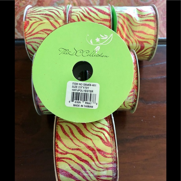 A1 CHRISTMAS RIBBON The DC Collection NWT - Picture 1 of 4